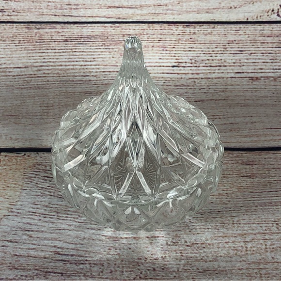 Vintage Hershey’s Crystal Kiss Candy Dish Trinket Box - Jonal Crystal - USA - Picture 1 of 6